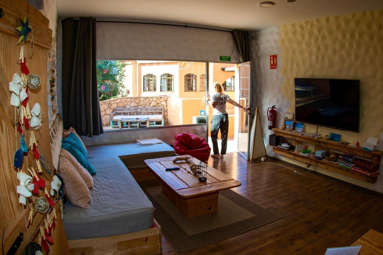 Wellenkind Surfschool Hostel *